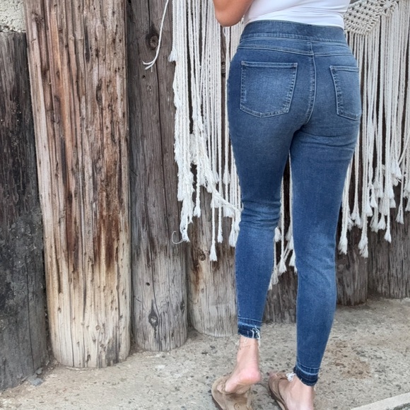 SPANX distressed high rise elastic waist Jeggings - Picture 11 of 12